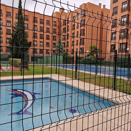 Samaniego, Piscina Y Garaje Junto Civitas Metropolitano Y Aeropuerto Мадрид Экстерьер фото