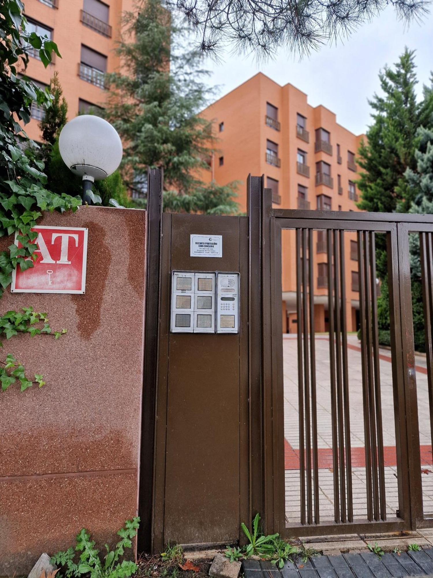Samaniego, Piscina Y Garaje Junto Civitas Metropolitano Y Aeropuerto Мадрид Экстерьер фото