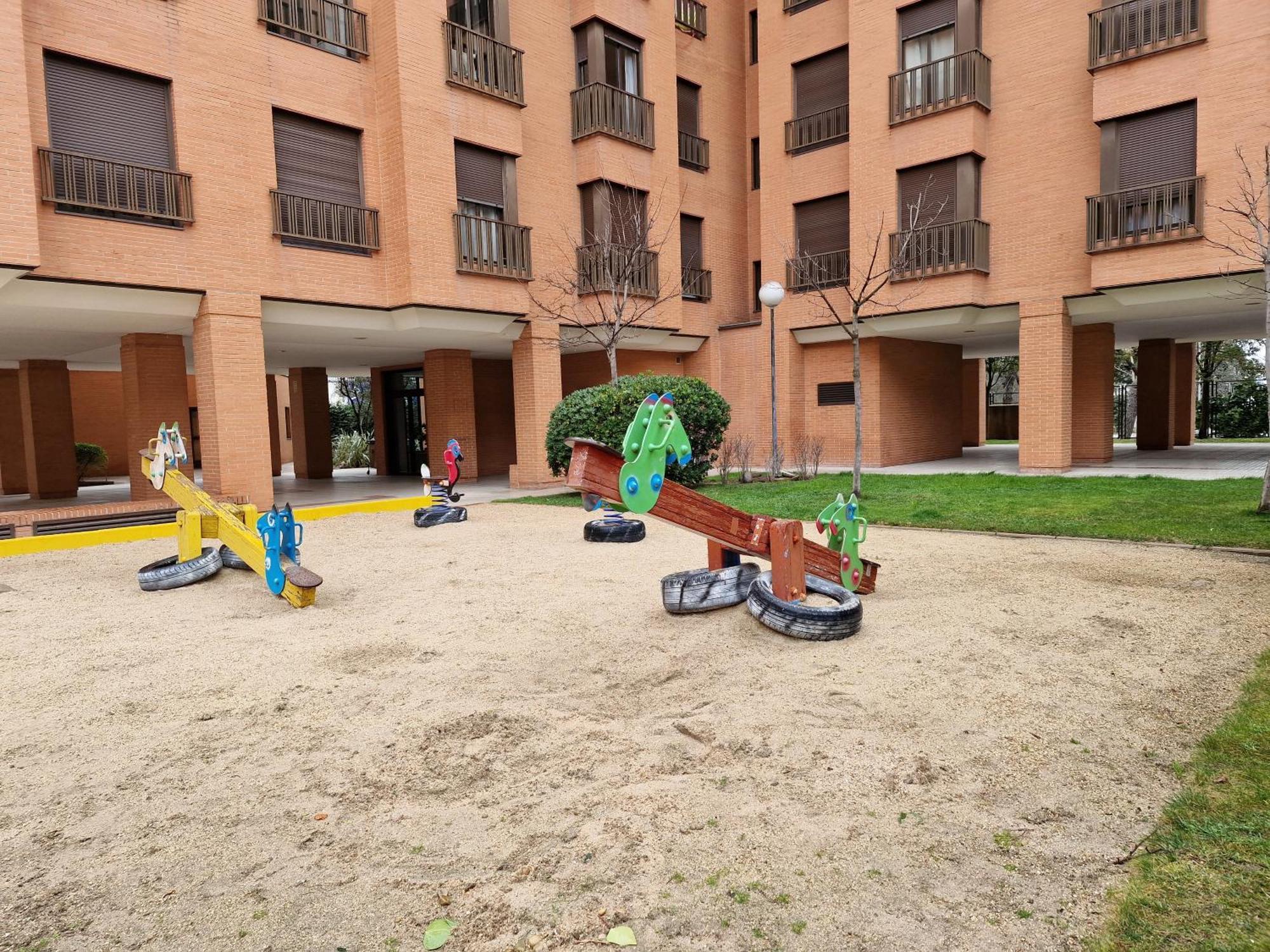 Samaniego, Piscina Y Garaje Junto Civitas Metropolitano Y Aeropuerto Мадрид Экстерьер фото